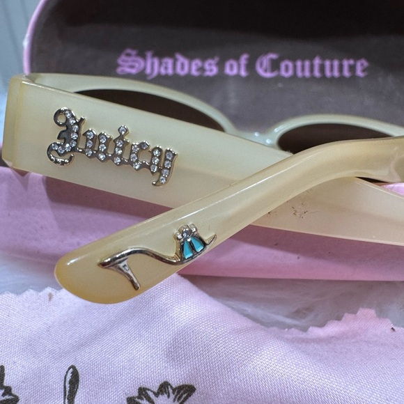 SUPER RARE VINTAGE Juicy Couture Beige Sunglasses with Pink Case - Picture 5 of 14